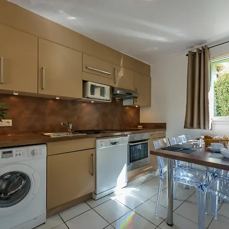 Vasca D'oro アパートホテル