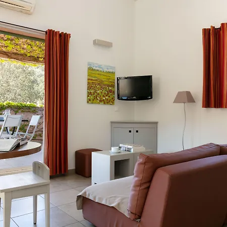 アパートホテル Vasca D'oro ポルトヴェッキオ